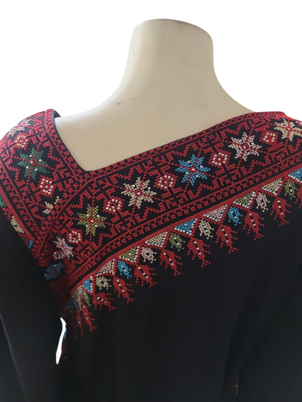 BLACK AND RED THOBE